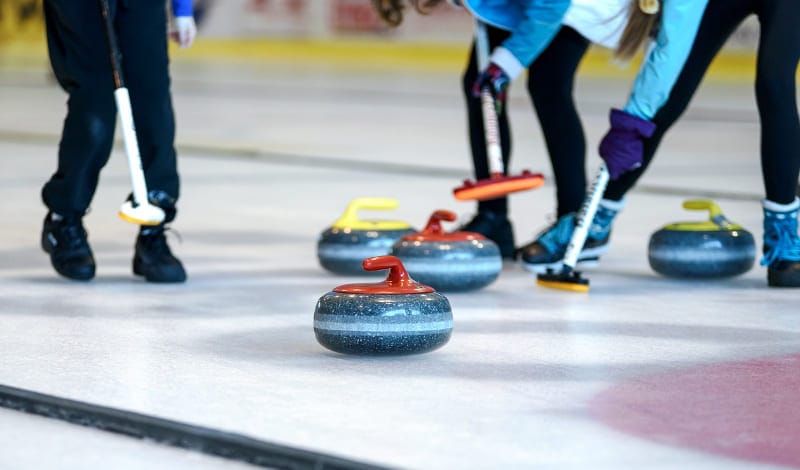 カーリングは高級スポーツ驚きの価格 - アイキャッチ