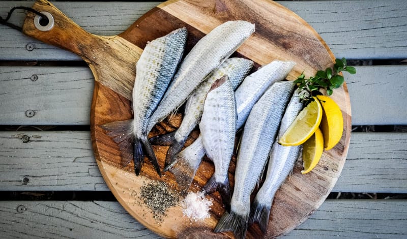 魚の匂いを落とすにはレモン汁が使える-アイキャッチ